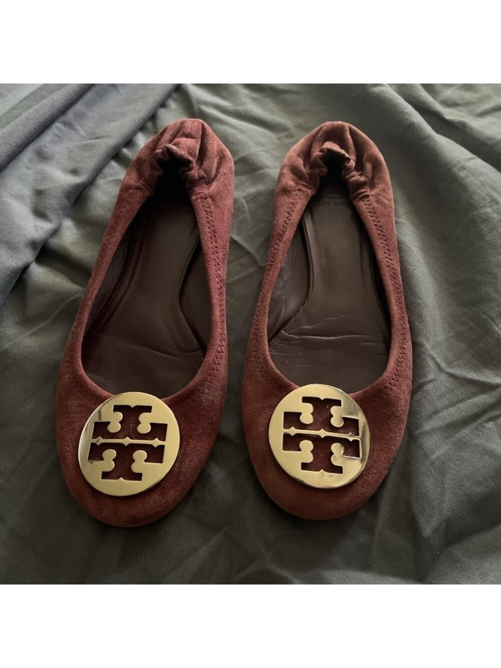 Tory Burch Reva Ballet Flats Wine Suede Gold Logo Shoes Size US 8M Women